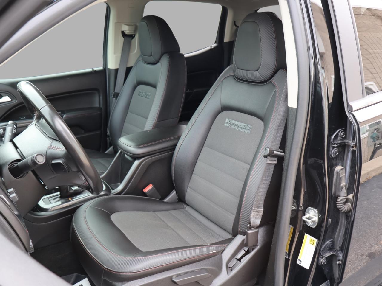 2018 GMC Canyon V6 ALL-TERRAIN CREW 4WD CERTIFIED *ACCIDENT FREE*1 OWNER* CAMERA BLUETOOTH LEATHER HEATED SEATS CRUISE ALLOYS Photo