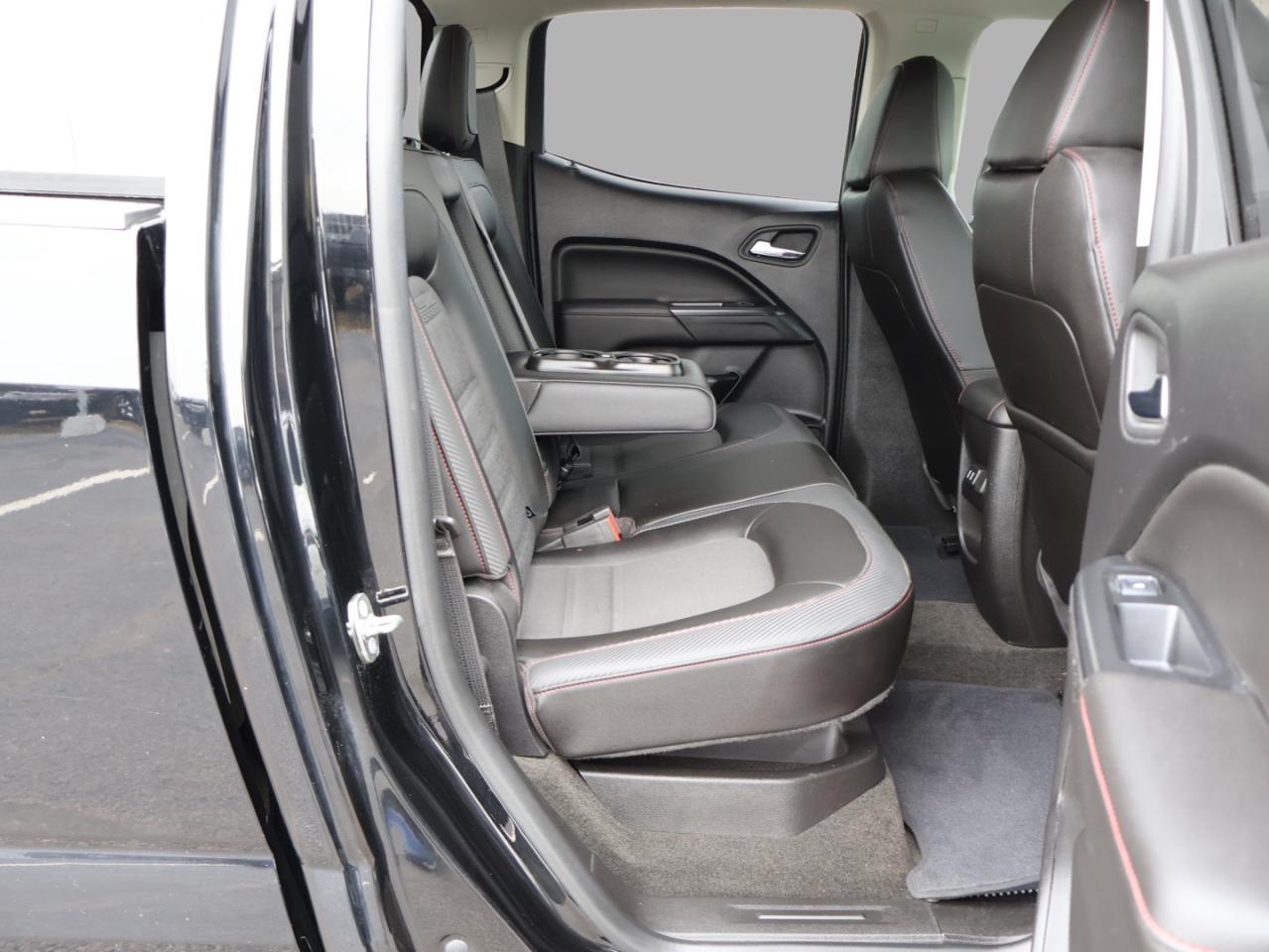 2018 GMC Canyon V6 ALL-TERRAIN CREW 4WD CERTIFIED *ACCIDENT FREE*1 OWNER* CAMERA BLUETOOTH LEATHER HEATED SEATS CRUISE ALLOYS Photo