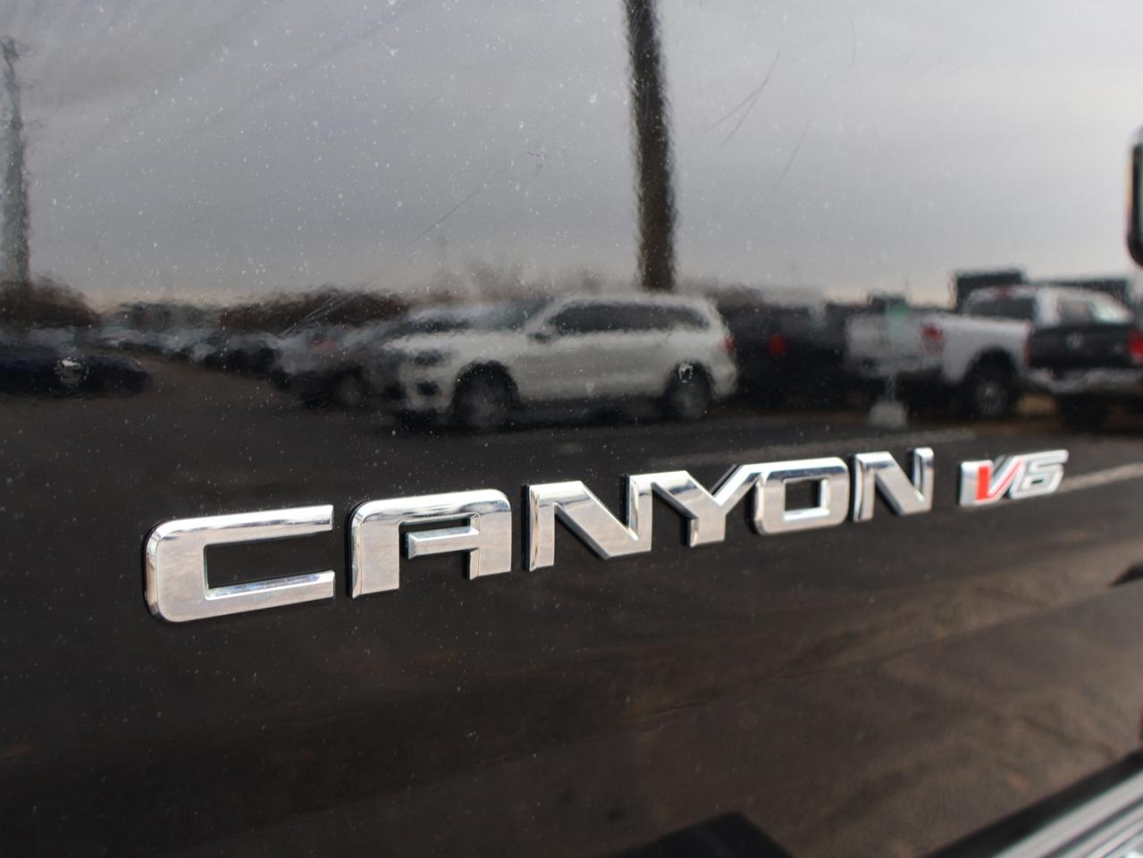 2018 GMC Canyon V6 ALL-TERRAIN CREW 4WD CERTIFIED *ACCIDENT FREE*1 OWNER* CAMERA BLUETOOTH LEATHER HEATED SEATS CRUISE ALLOYS Photo