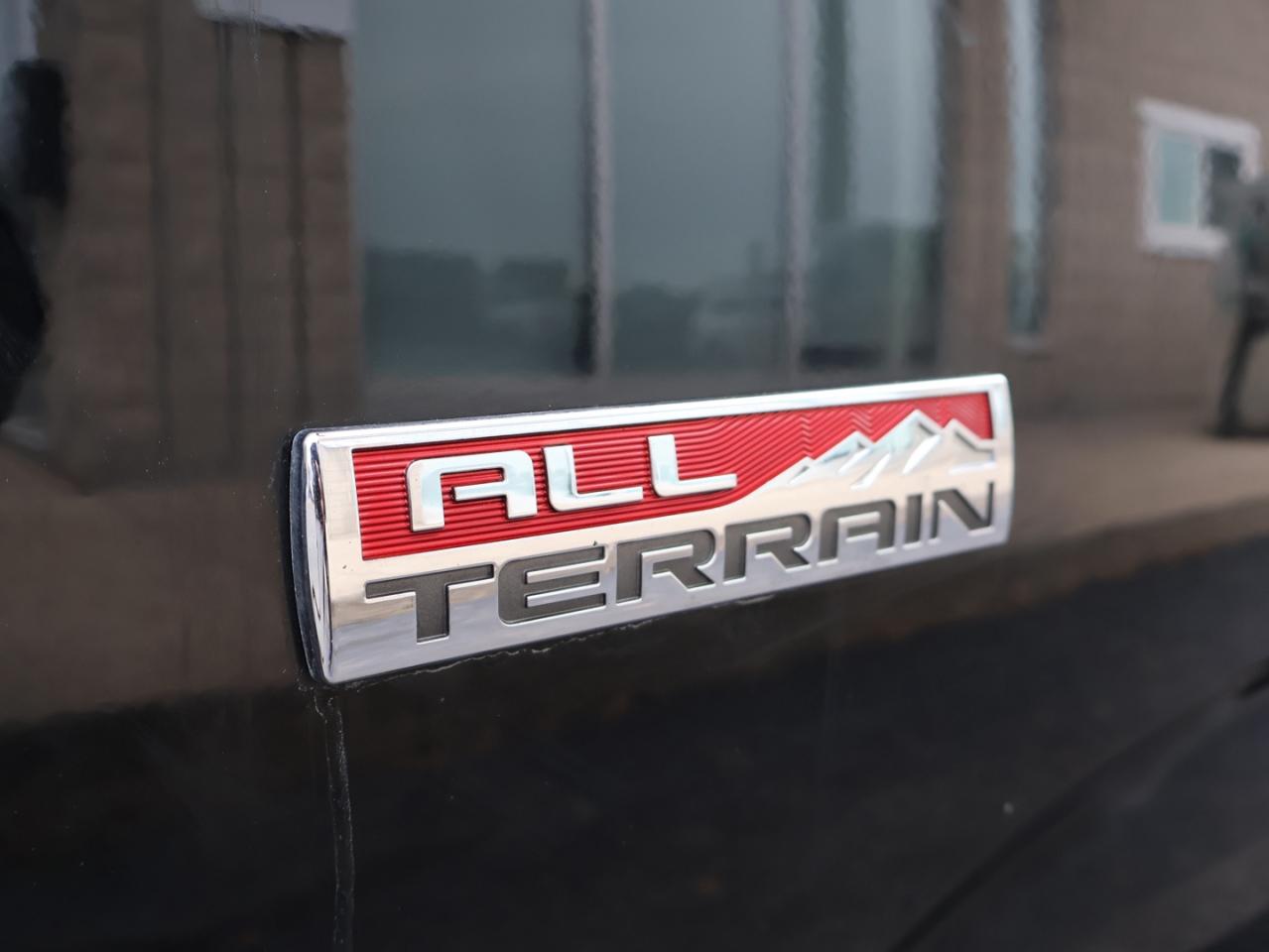 2018 GMC Canyon V6 ALL-TERRAIN CREW 4WD CERTIFIED *ACCIDENT FREE*1 OWNER* CAMERA BLUETOOTH LEATHER HEATED SEATS CRUISE ALLOYS Photo