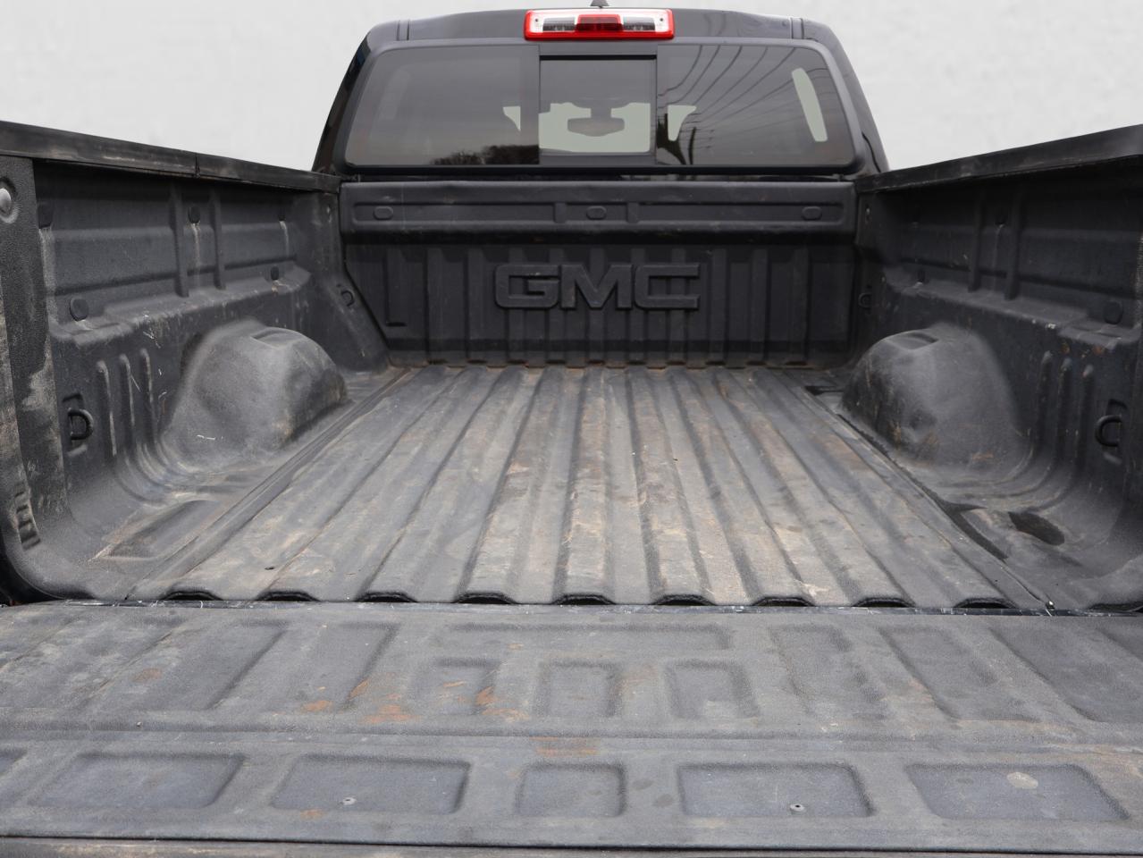 2018 GMC Canyon V6 ALL-TERRAIN CREW 4WD CERTIFIED *ACCIDENT FREE*1 OWNER* CAMERA BLUETOOTH LEATHER HEATED SEATS CRUISE ALLOYS Photo