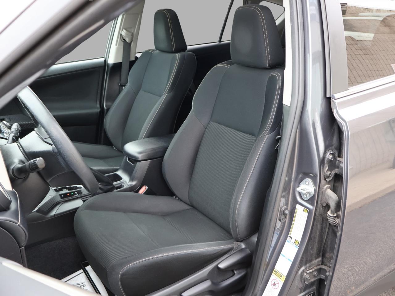 2015 Toyota RAV4 XLE AWD CERTIFIED CAMERA BLUETOOTH HEATED SEATS SUNROOF CRUISE ALLOYS Photo