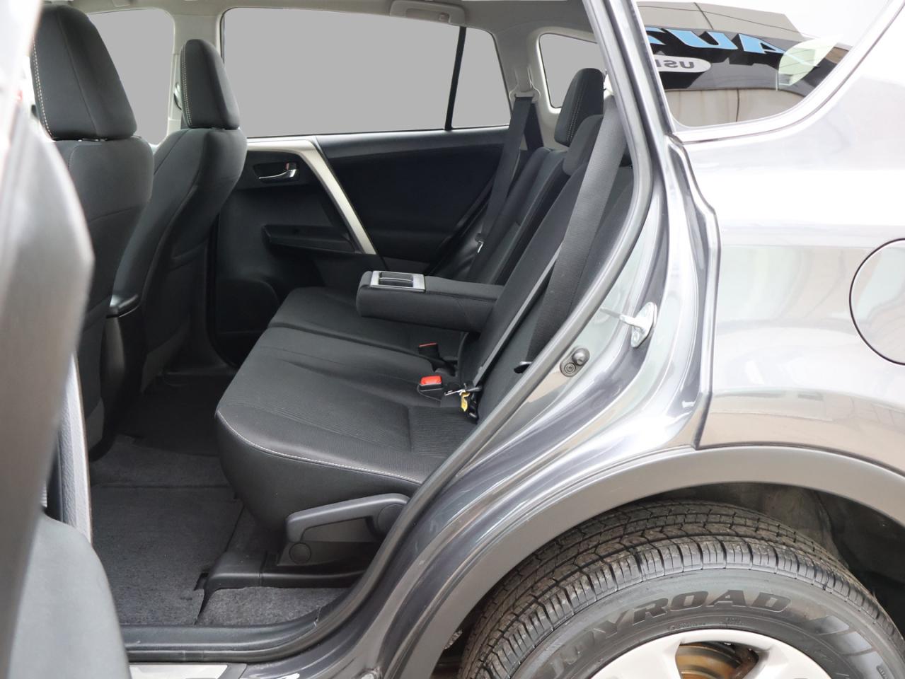 2015 Toyota RAV4 XLE AWD CERTIFIED CAMERA BLUETOOTH HEATED SEATS SUNROOF CRUISE ALLOYS Photo