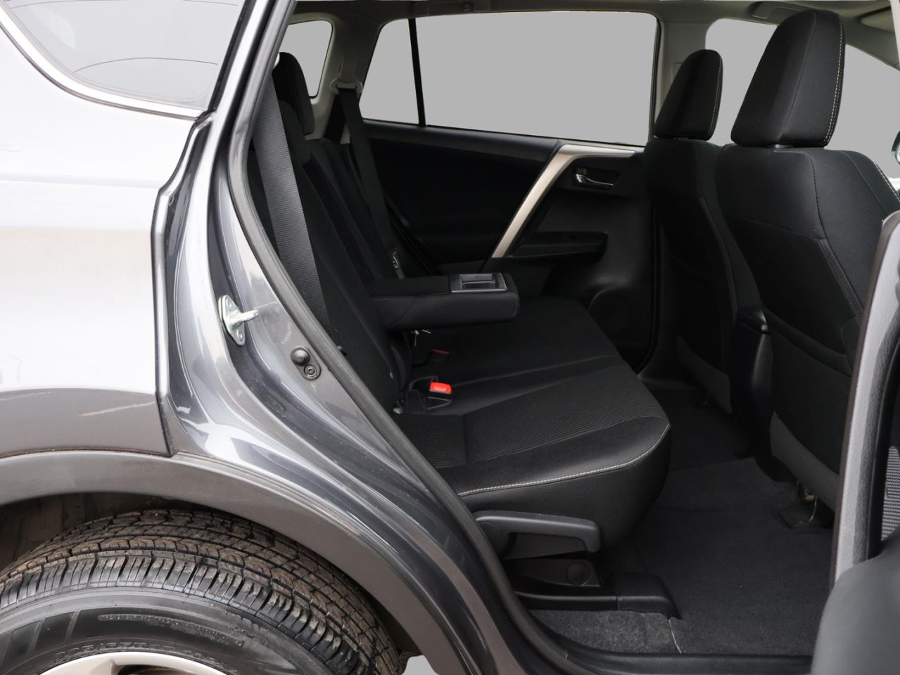 2015 Toyota RAV4 XLE AWD CERTIFIED CAMERA BLUETOOTH HEATED SEATS SUNROOF CRUISE ALLOYS Photo