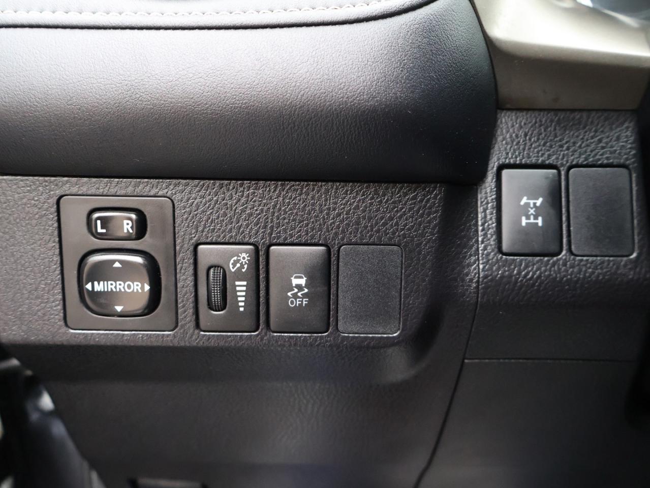 2015 Toyota RAV4 XLE AWD CERTIFIED CAMERA BLUETOOTH HEATED SEATS SUNROOF CRUISE ALLOYS Photo