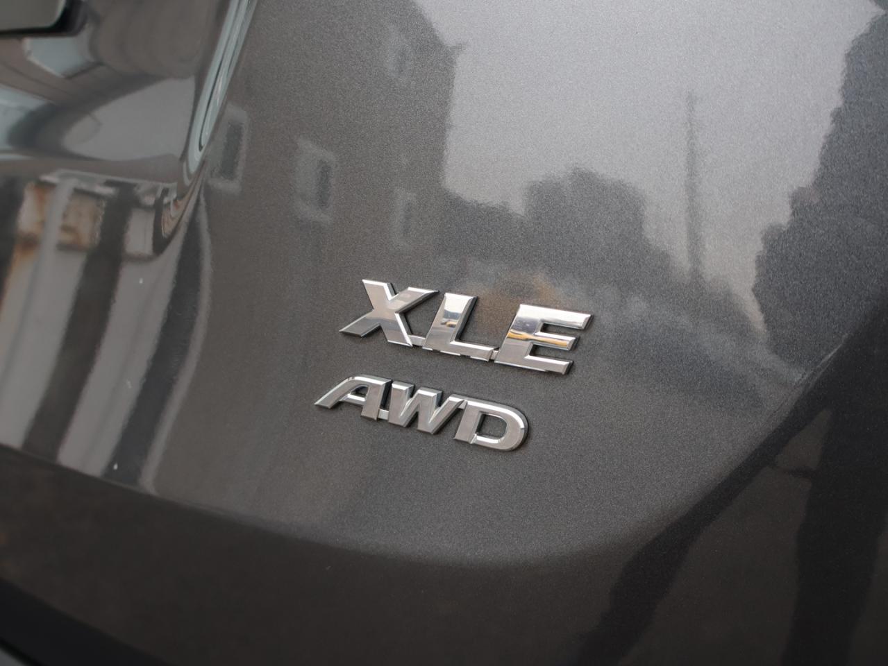 2015 Toyota RAV4 XLE AWD CERTIFIED CAMERA BLUETOOTH HEATED SEATS SUNROOF CRUISE ALLOYS Photo