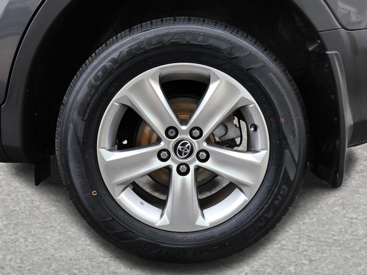 2015 Toyota RAV4 XLE AWD CERTIFIED CAMERA BLUETOOTH HEATED SEATS SUNROOF CRUISE ALLOYS Photo