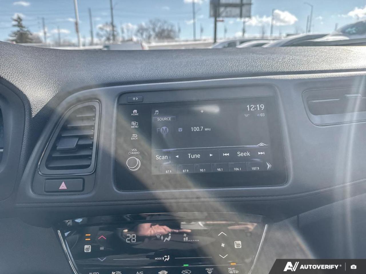 2022 Honda HR-V LX / AWD / HTD SEATS / STEERING ASSIST / ECO MODE Photo