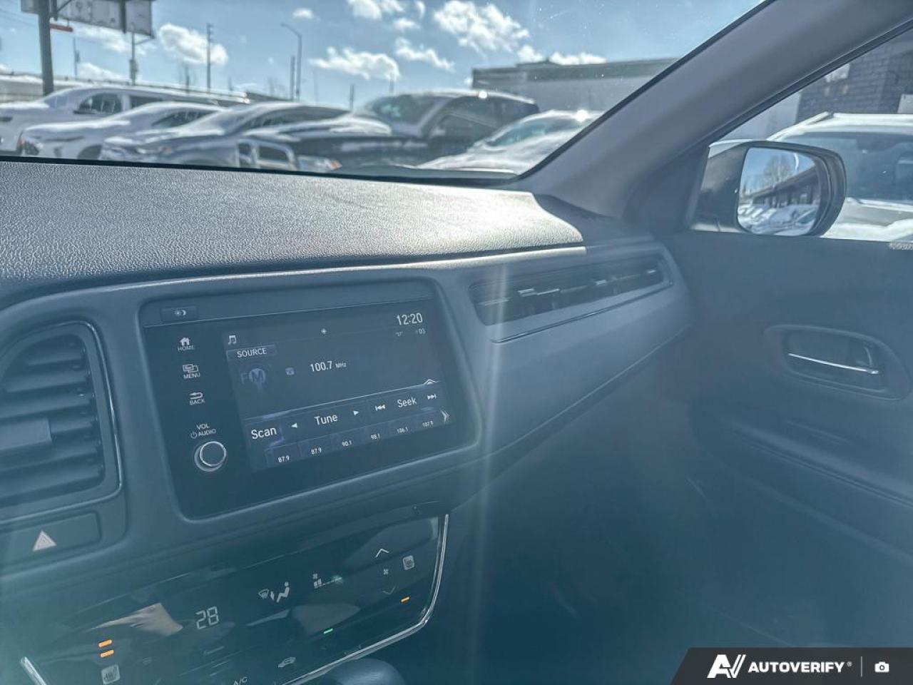 2022 Honda HR-V LX / AWD / HTD SEATS / STEERING ASSIST / ECO MODE Photo