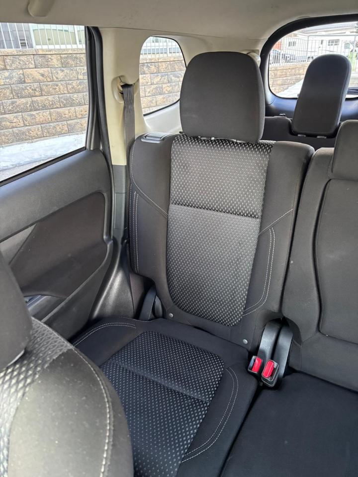 2020 Mitsubishi Outlander ES | 7 SEATER | NEW YEAR SPECIAL! Photo