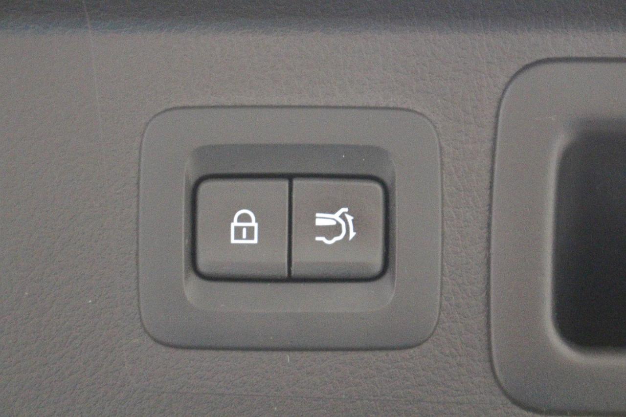 2023 Mazda CX-50 GT w/Turbo TURBO ENGINE - BOSE AUDIO - HEADS UP DISPLAY Photo