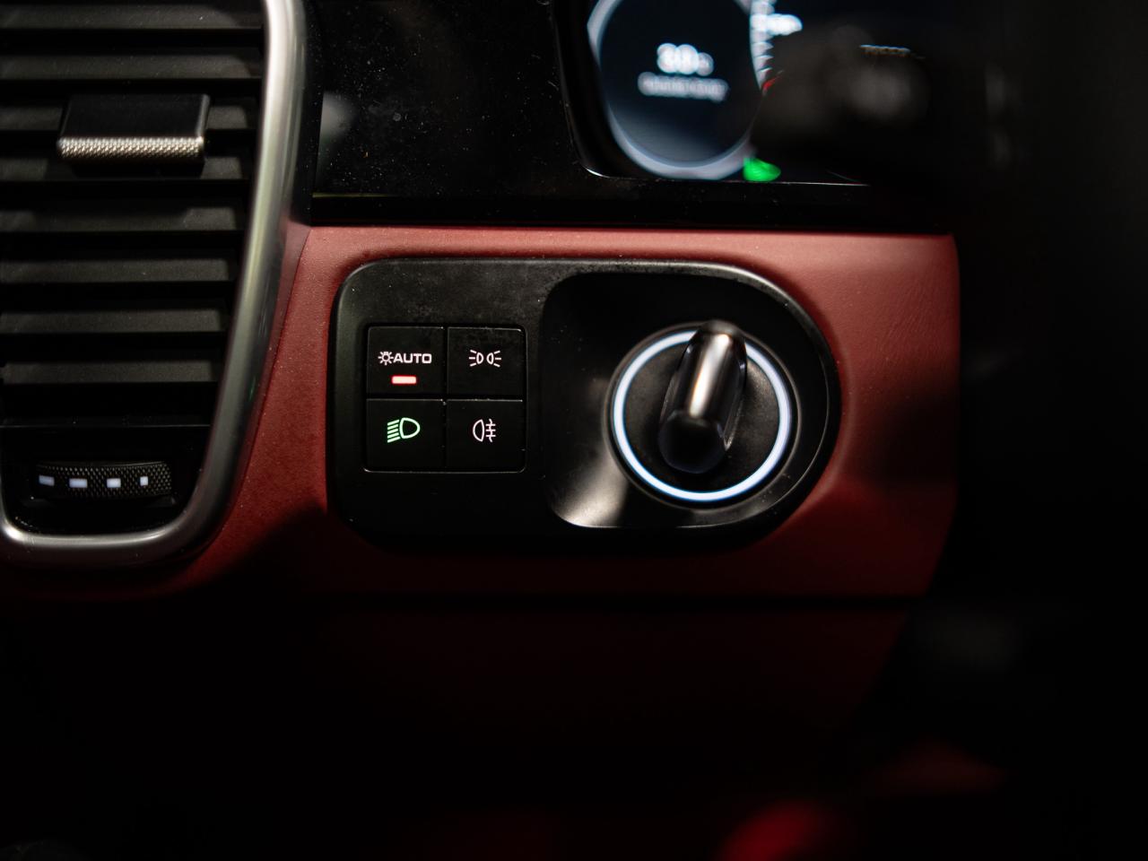 2023 Porsche Cayenne PLATINUM | COUPE | PERFORMANCE & PREMIUM PKG  | 22 Photo