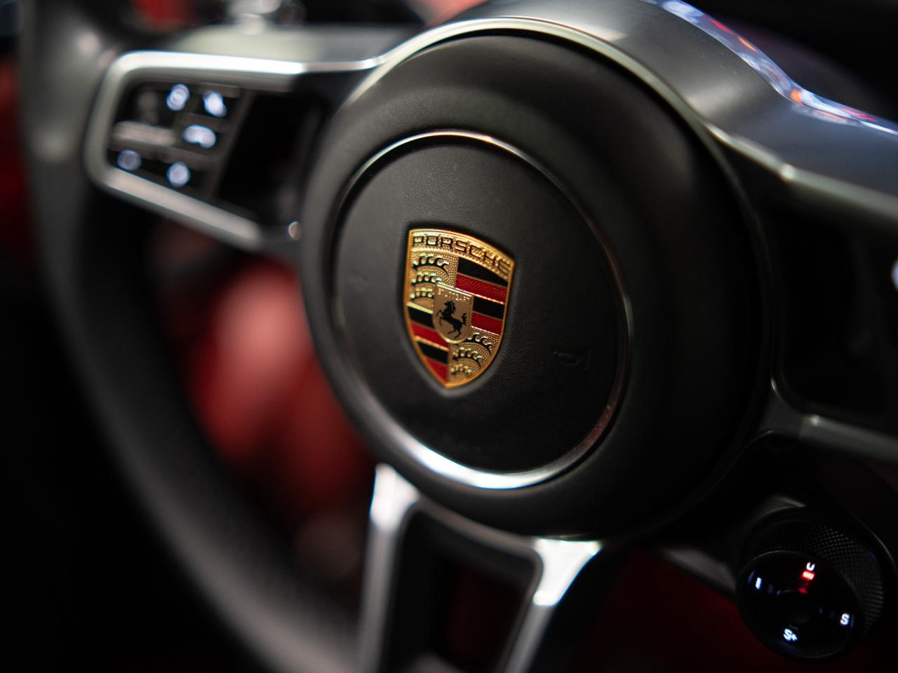 2023 Porsche Cayenne PLATINUM | COUPE | PERFORMANCE & PREMIUM PKG  | 22 Photo