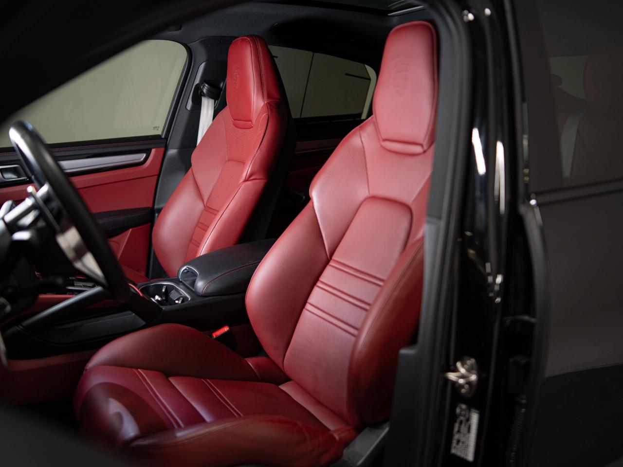 2023 Porsche Cayenne PLATINUM | COUPE | PERFORMANCE & PREMIUM PKG  | 22 Photo