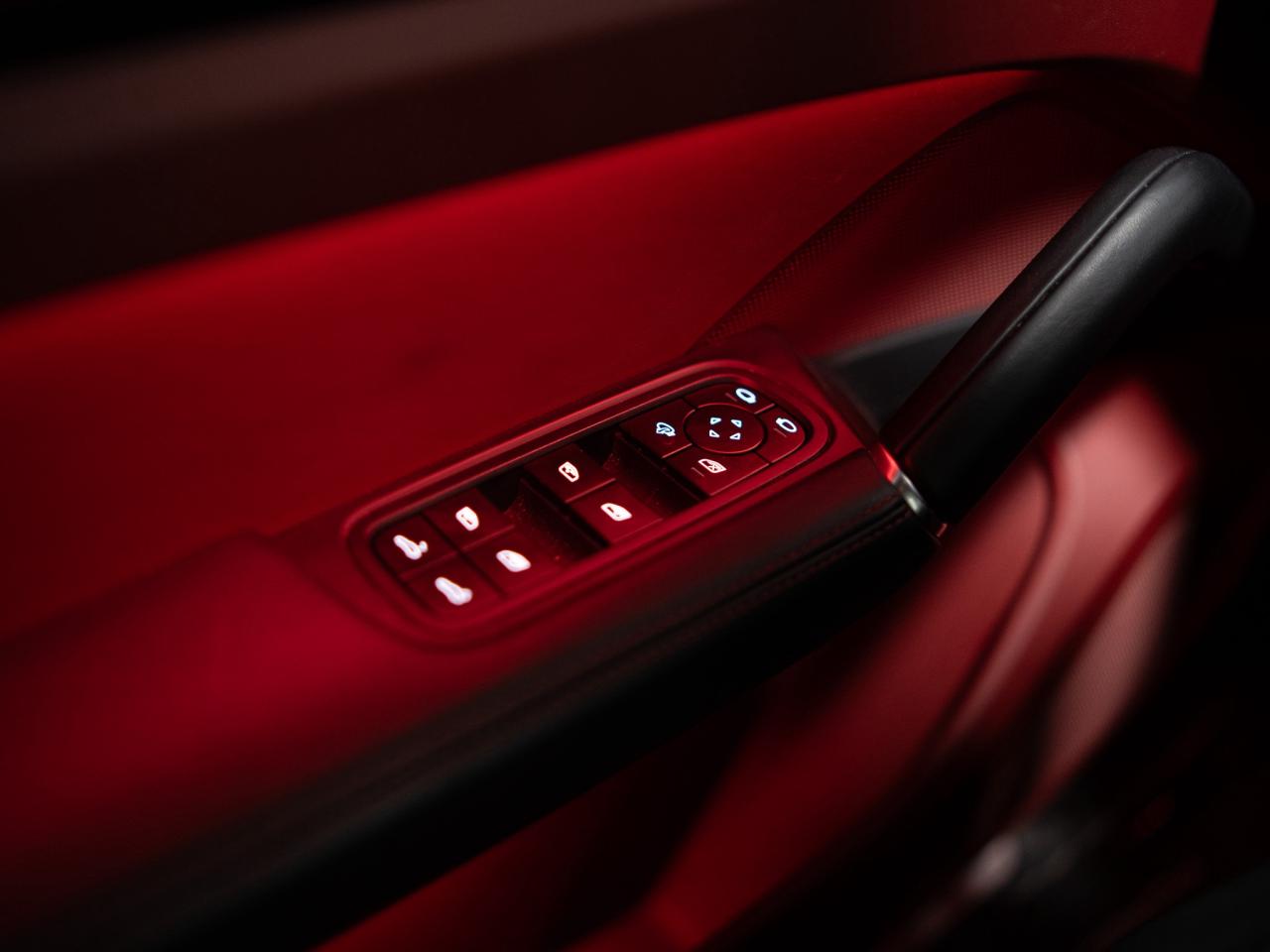 2023 Porsche Cayenne PLATINUM | COUPE | PERFORMANCE & PREMIUM PKG  | 22 Photo