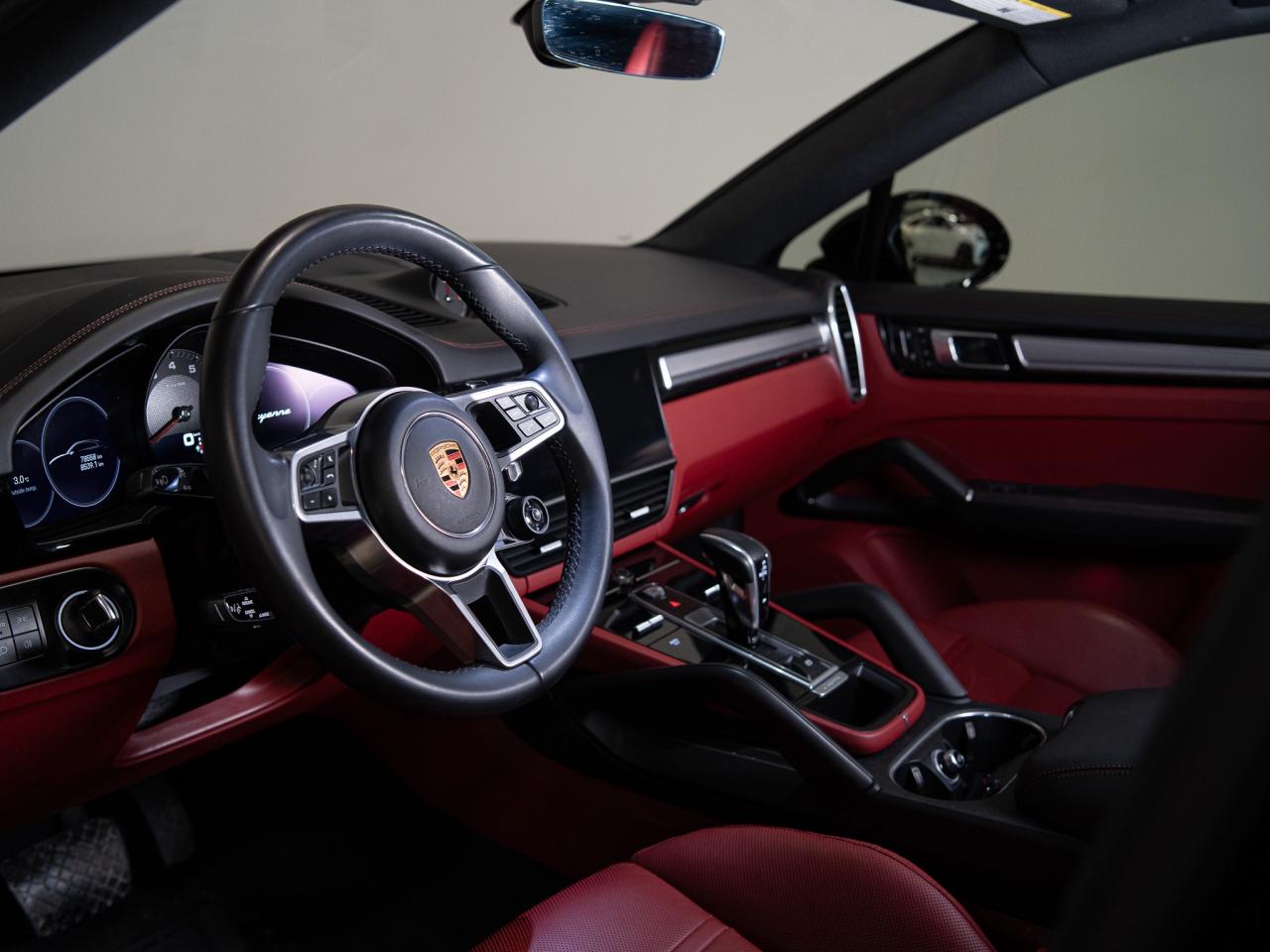 2023 Porsche Cayenne PLATINUM | COUPE | PERFORMANCE & PREMIUM PKG  | 22 Photo