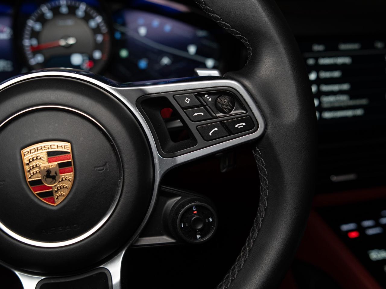 2023 Porsche Cayenne PLATINUM | COUPE | PERFORMANCE & PREMIUM PKG  | 22 Photo