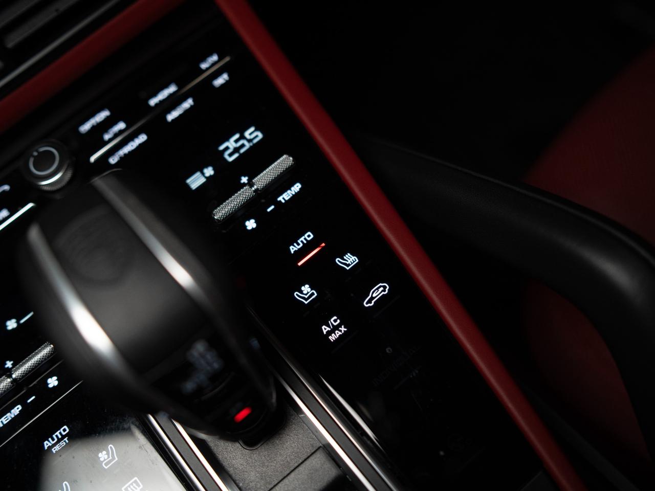 2023 Porsche Cayenne PLATINUM | COUPE | PERFORMANCE & PREMIUM PKG  | 22 Photo