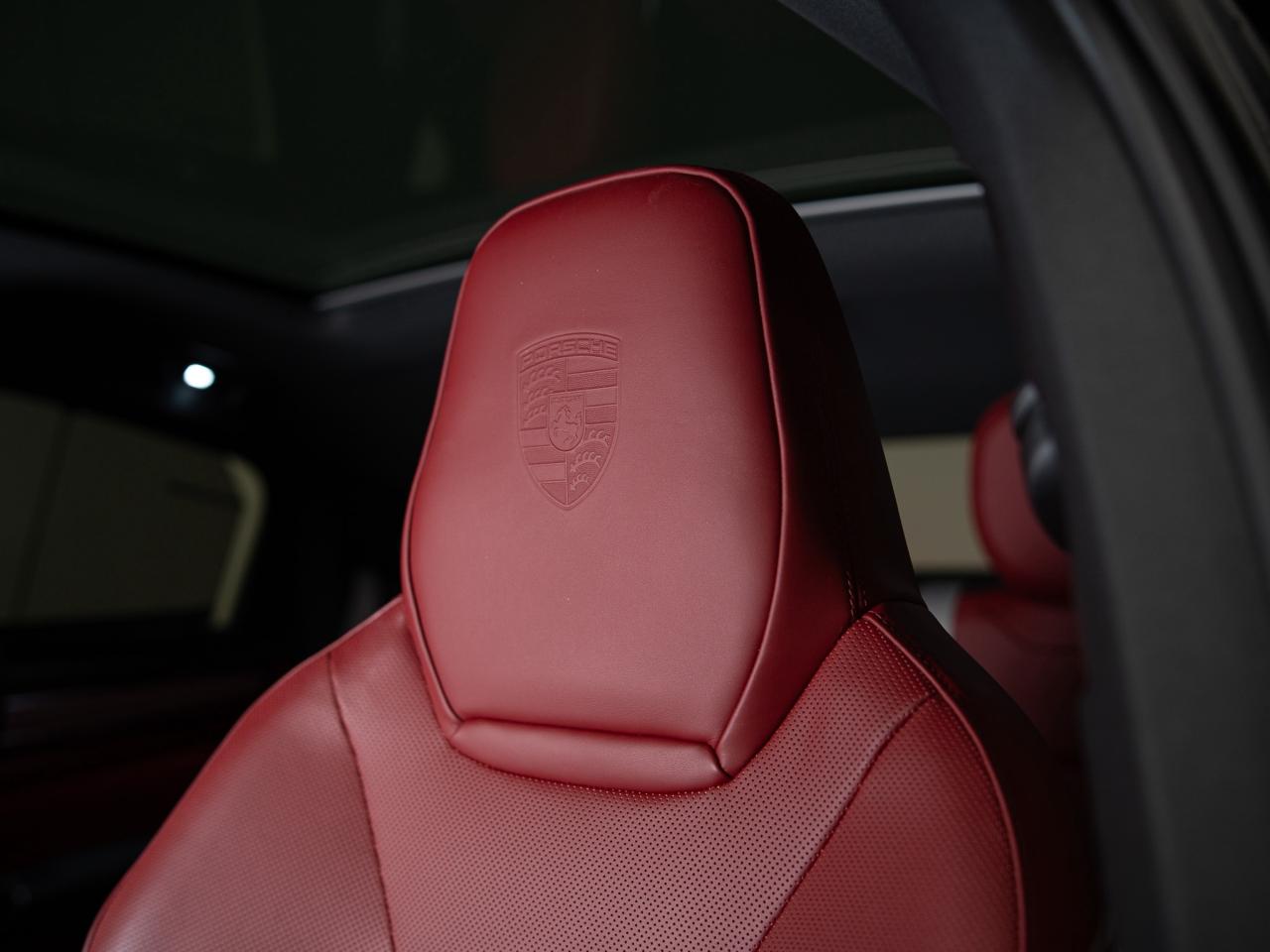 2023 Porsche Cayenne PLATINUM | COUPE | PERFORMANCE & PREMIUM PKG  | 22 Photo