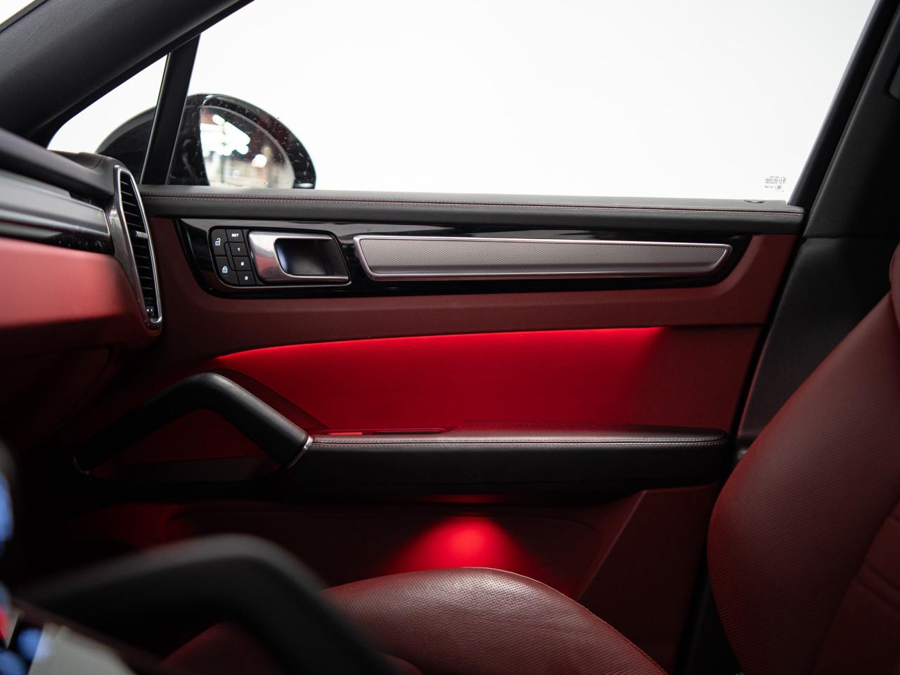 2023 Porsche Cayenne PLATINUM | COUPE | PERFORMANCE & PREMIUM PKG  | 22 Photo