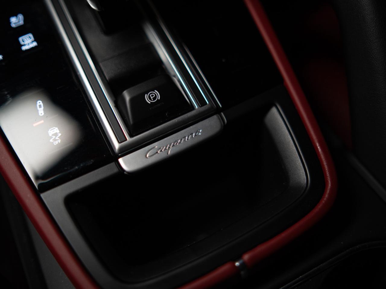 2023 Porsche Cayenne PLATINUM | COUPE | PERFORMANCE & PREMIUM PKG  | 22 Photo