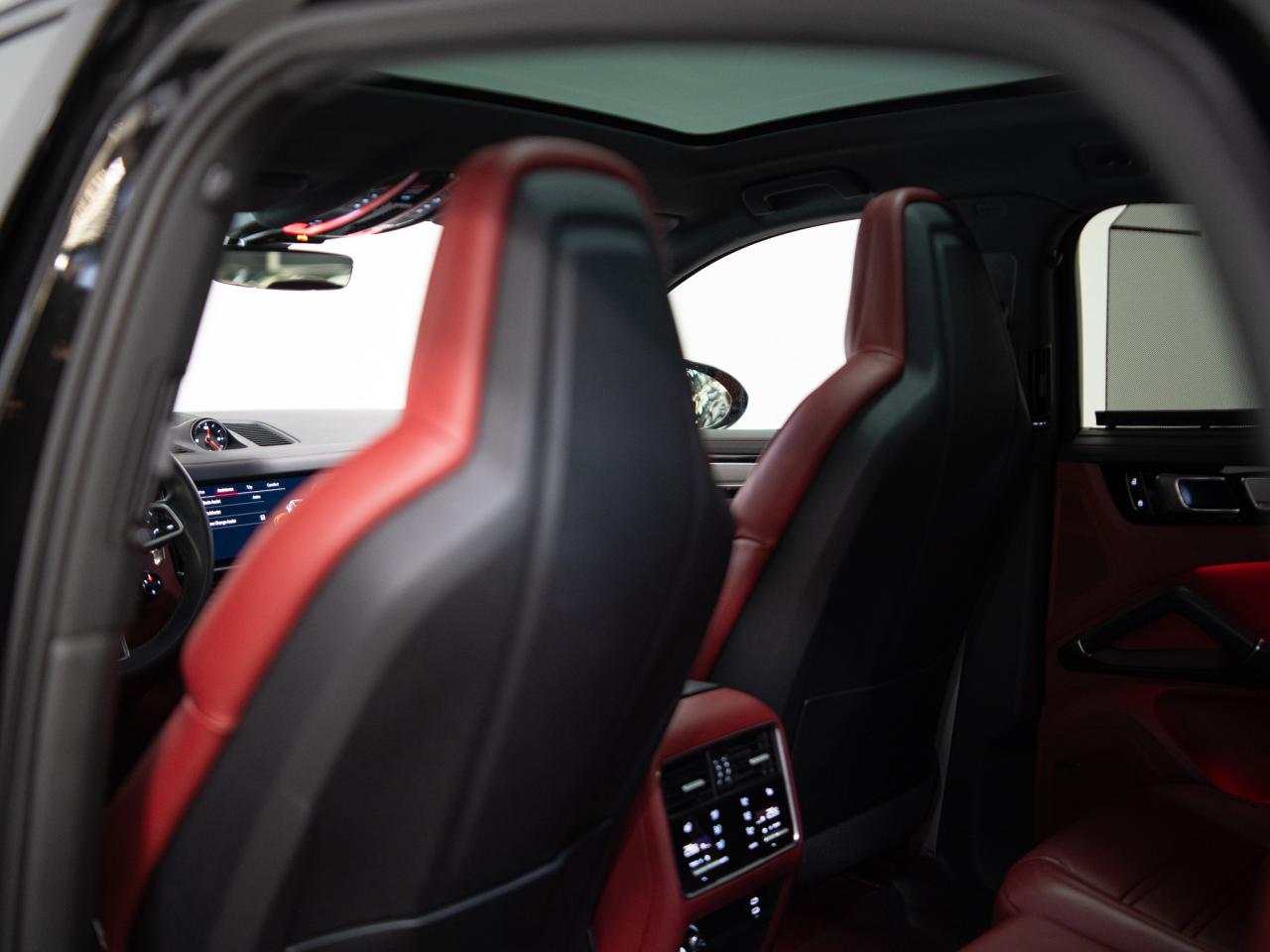 2023 Porsche Cayenne PLATINUM | COUPE | PERFORMANCE & PREMIUM PKG  | 22 Photo