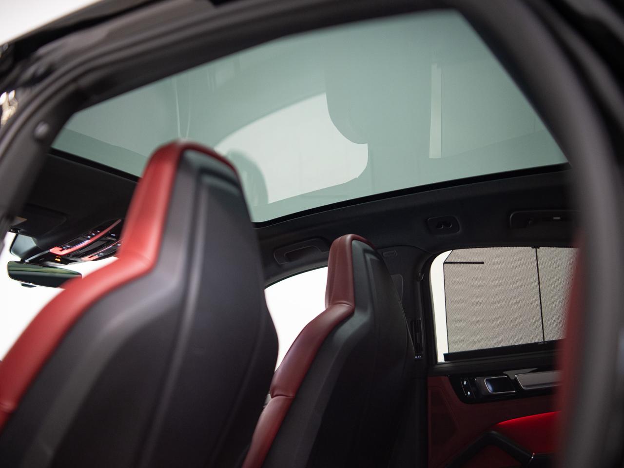 2023 Porsche Cayenne PLATINUM | COUPE | PERFORMANCE & PREMIUM PKG  | 22 Photo