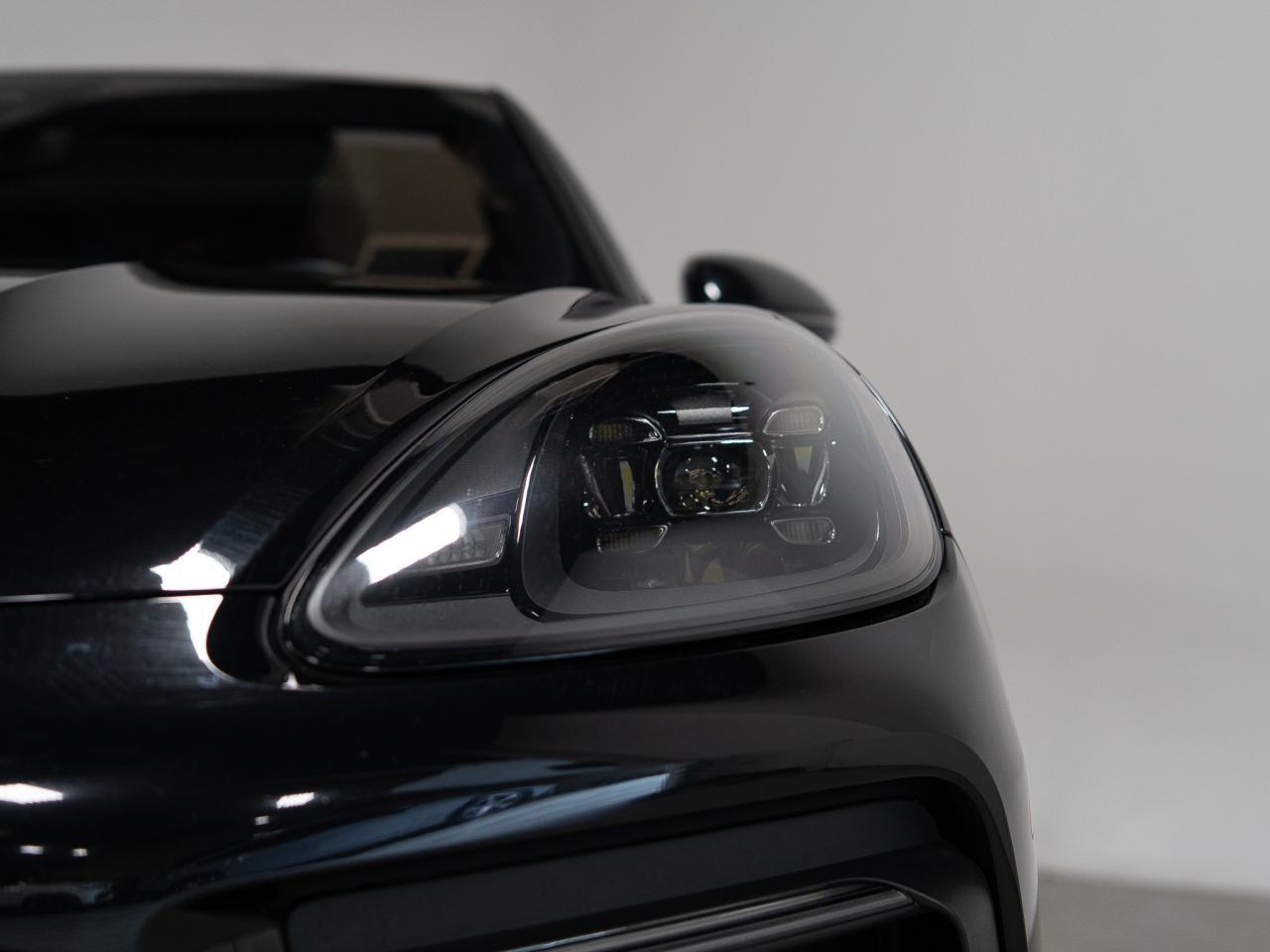 2023 Porsche Cayenne PLATINUM | COUPE | PERFORMANCE & PREMIUM PKG  | 22 Photo