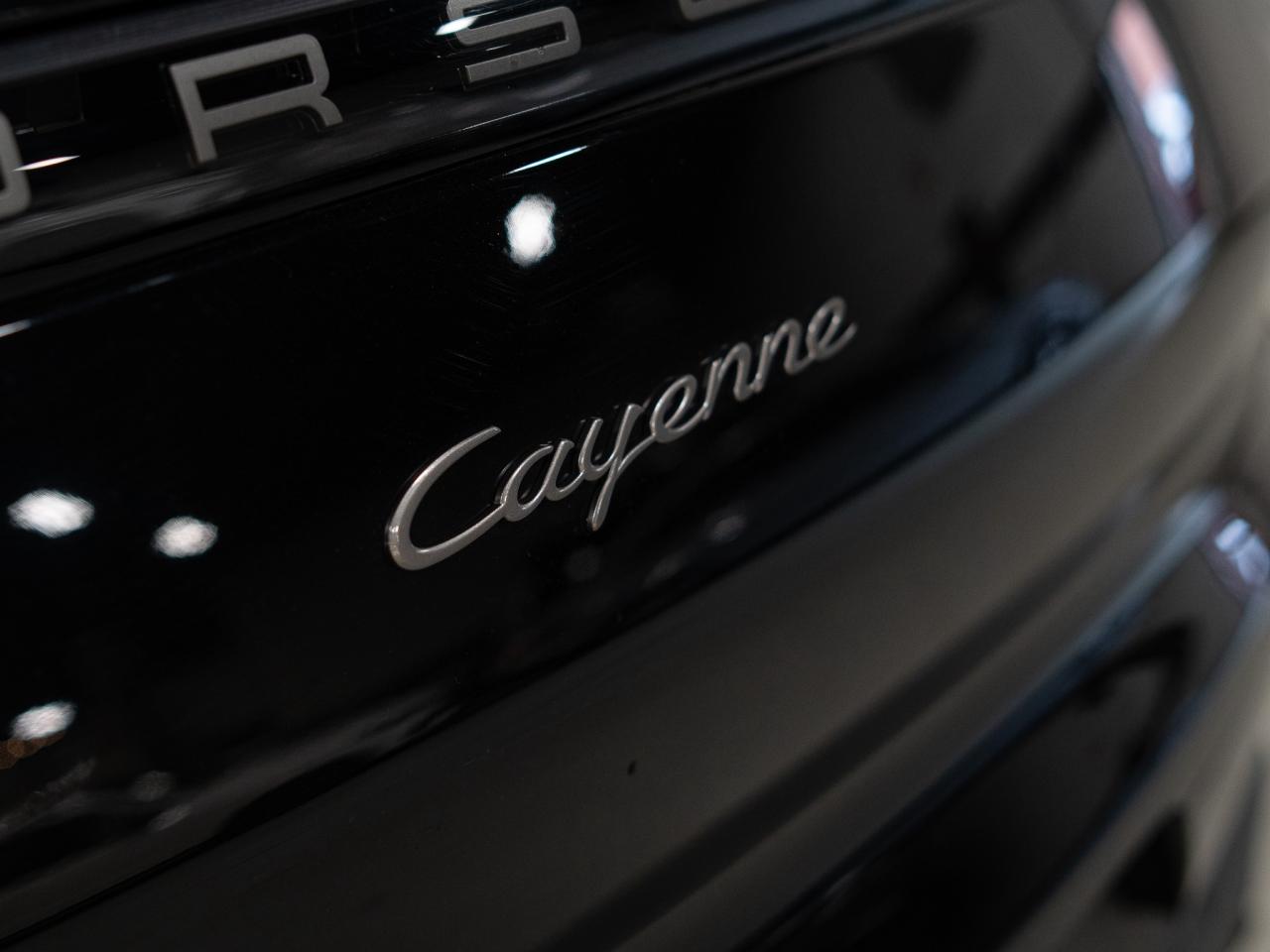 2023 Porsche Cayenne PLATINUM | COUPE | PERFORMANCE & PREMIUM PKG  | 22 Photo