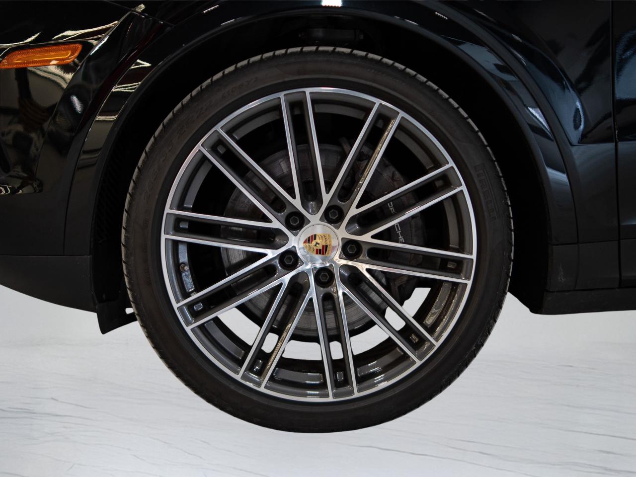 2023 Porsche Cayenne PLATINUM | COUPE | PERFORMANCE & PREMIUM PKG  | 22 Photo