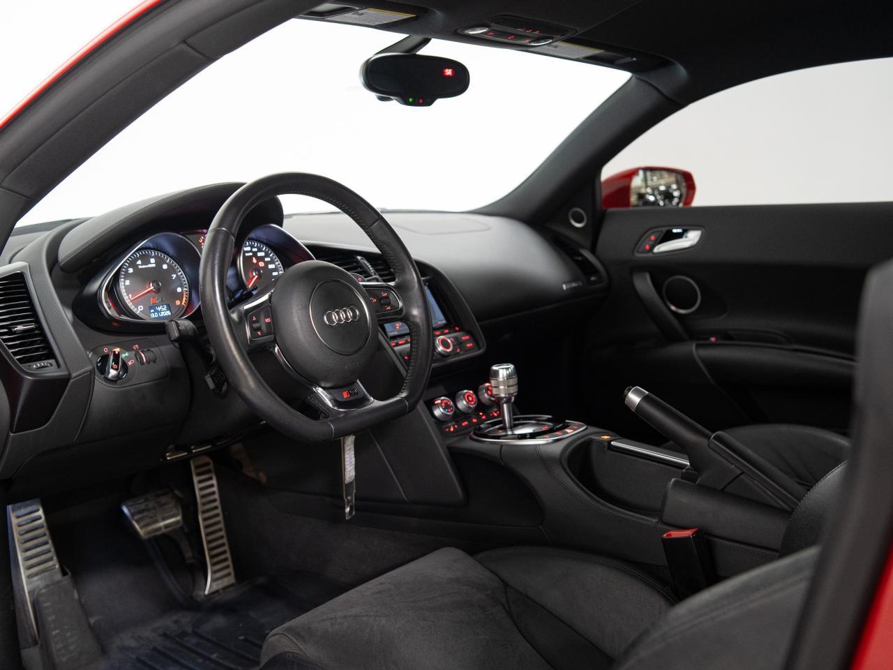 2014 Audi R8 BLACK OPTICS | PERFORMANCE EXHAUST | BANG OLUFSEN Photo