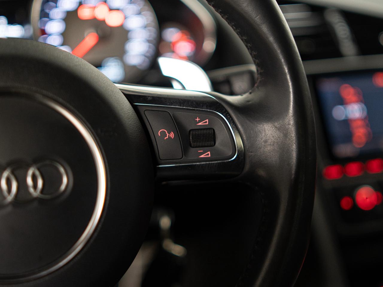 2014 Audi R8 BLACK OPTICS | PERFORMANCE EXHAUST | BANG OLUFSEN Photo