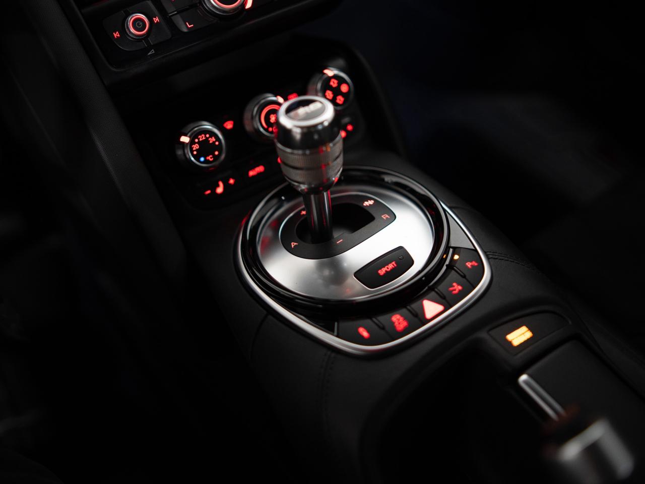 2014 Audi R8 BLACK OPTICS | PERFORMANCE EXHAUST | BANG OLUFSEN Photo