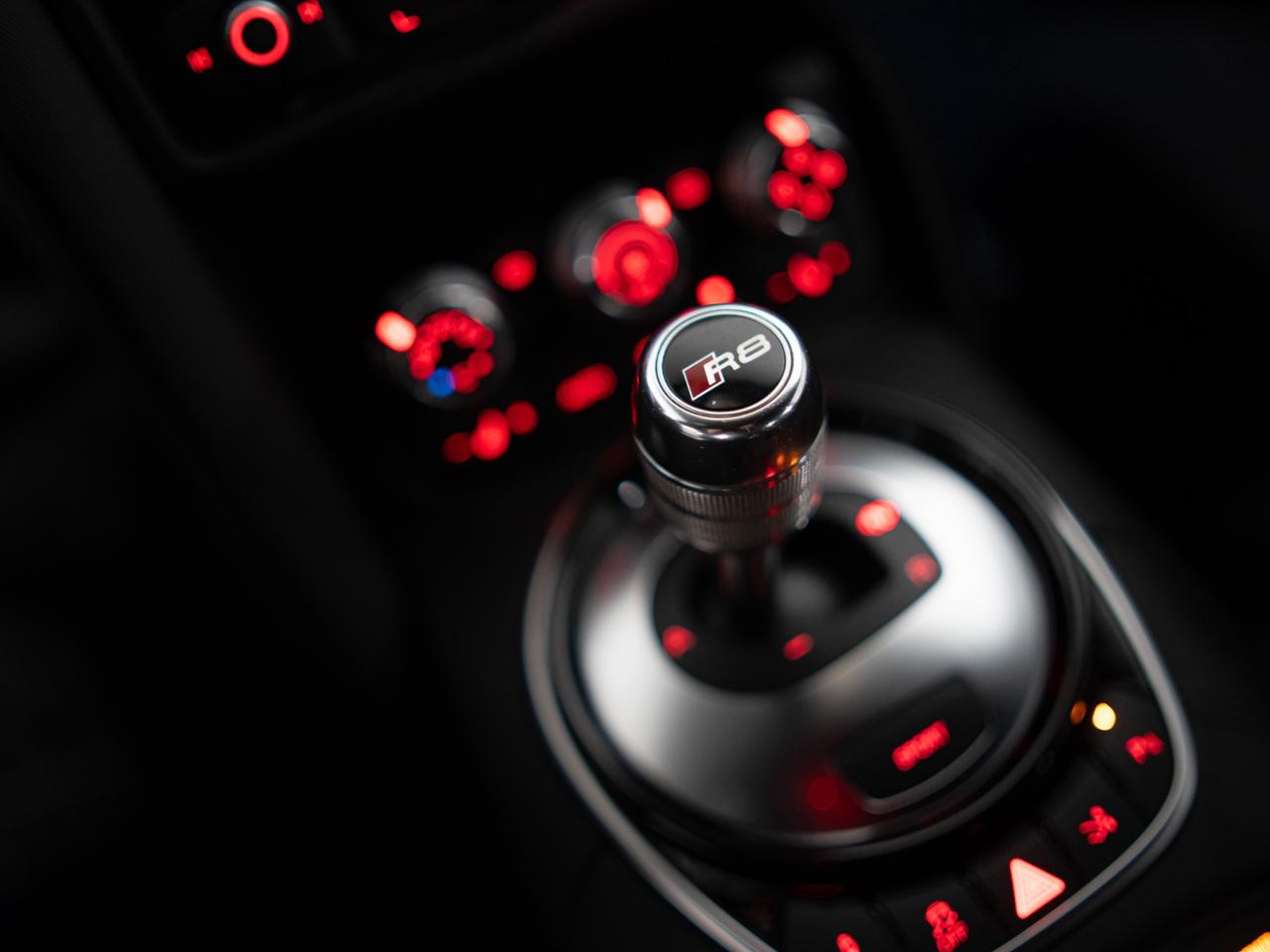 2014 Audi R8 BLACK OPTICS | PERFORMANCE EXHAUST | BANG OLUFSEN Photo