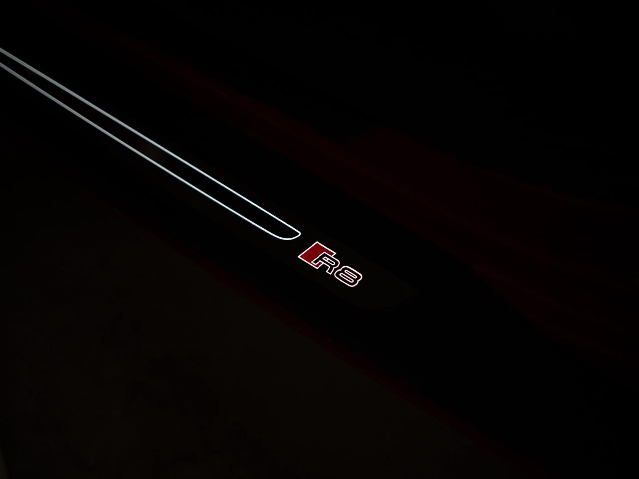 2014 Audi R8 BLACK OPTICS | PERFORMANCE EXHAUST | BANG OLUFSEN Photo