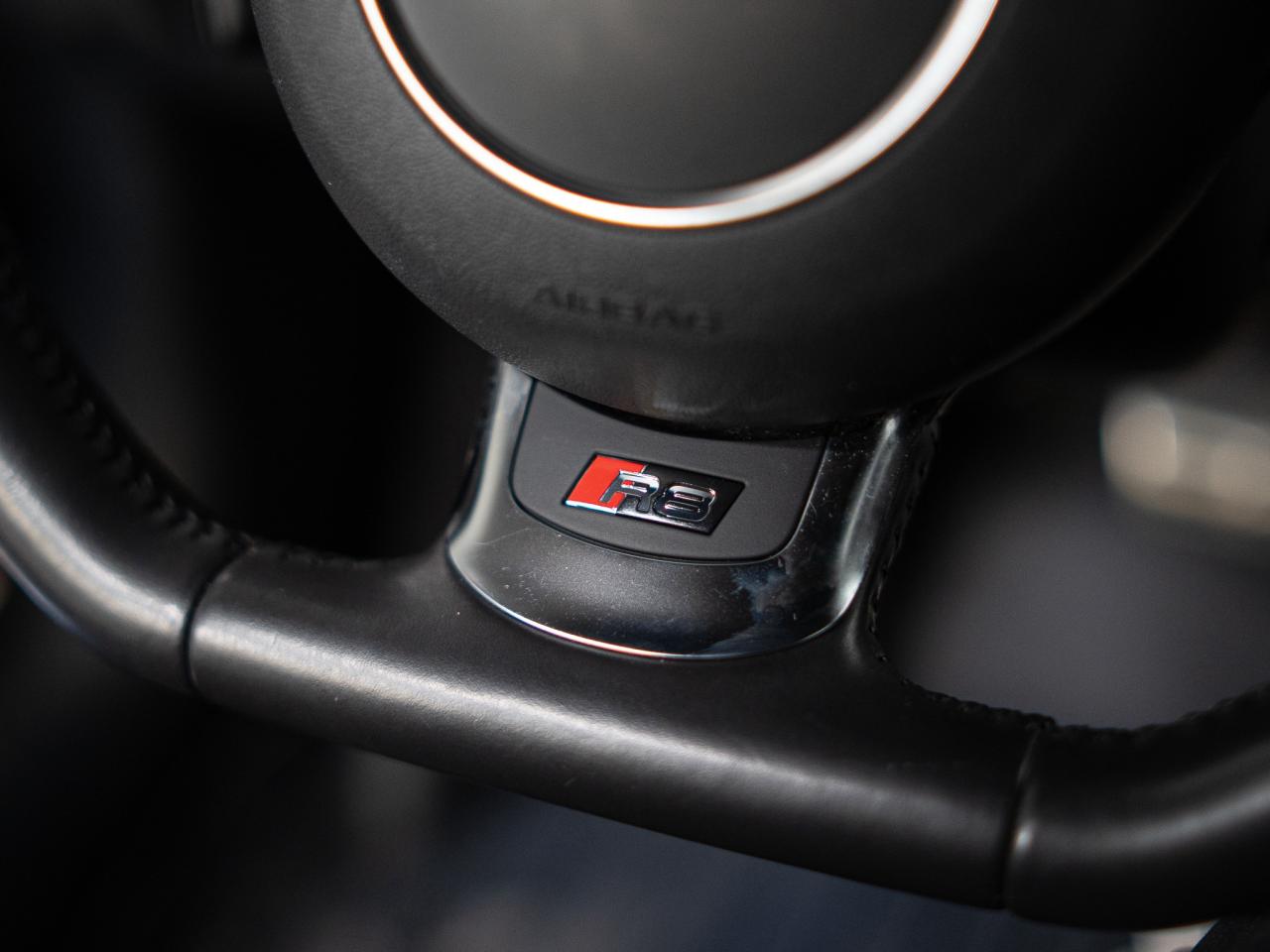 2014 Audi R8 BLACK OPTICS | PERFORMANCE EXHAUST | BANG OLUFSEN Photo