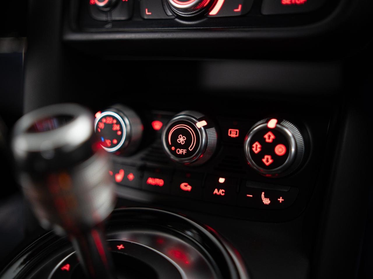 2014 Audi R8 BLACK OPTICS | PERFORMANCE EXHAUST | BANG OLUFSEN Photo