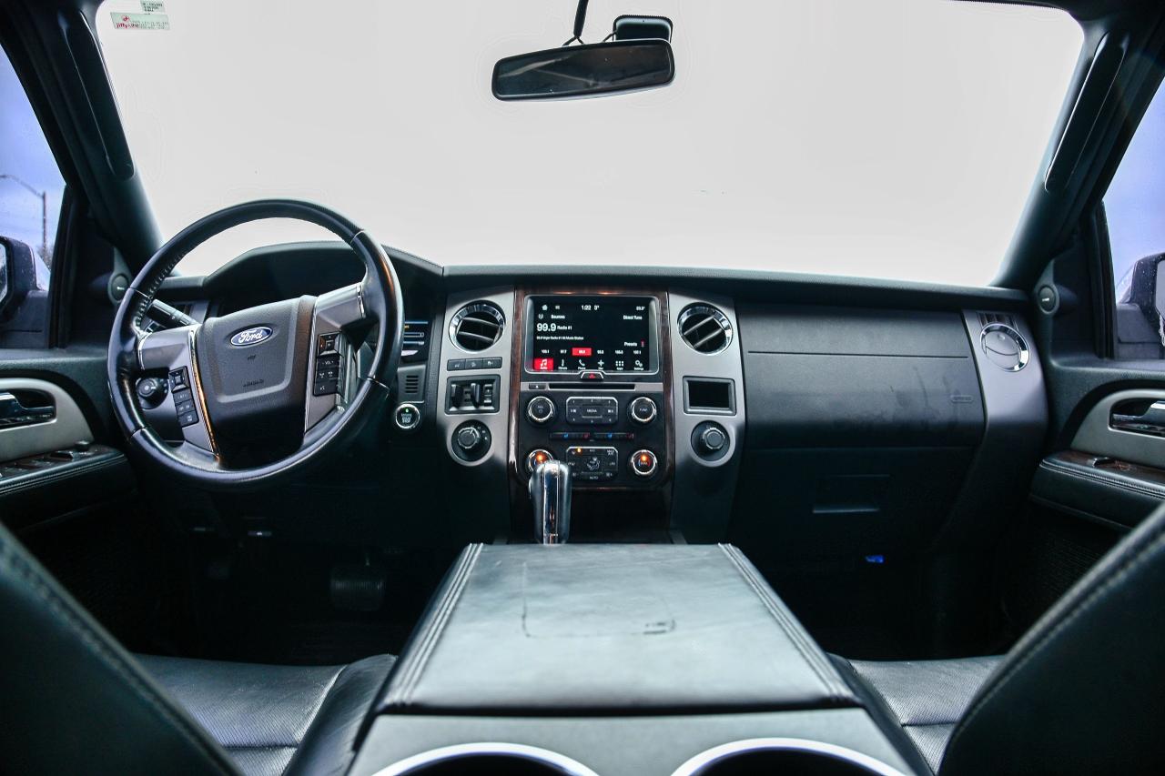 2017 Ford Expedition Max Platinum Photo