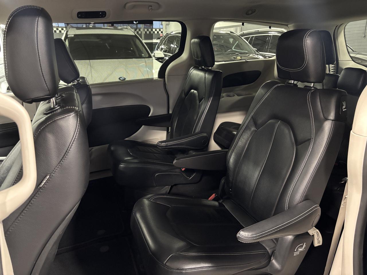 2022 Chrysler Pacifica Touring L AWD|7PASS|LEATHER|POWERDOORS|BACKUPCAM|+ Photo