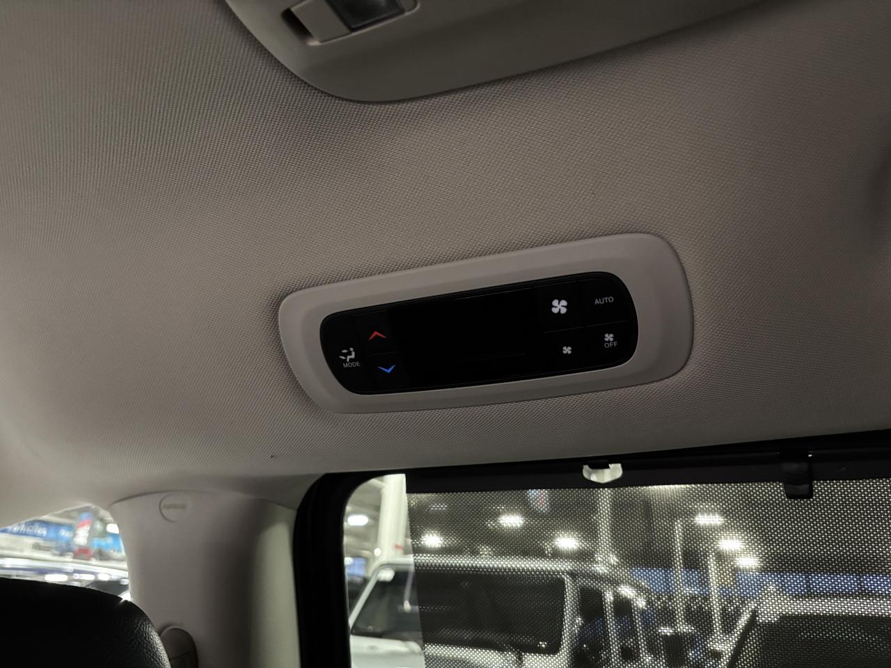 2022 Chrysler Pacifica Touring L AWD|7PASS|LEATHER|POWERDOORS|BACKUPCAM|+ Photo