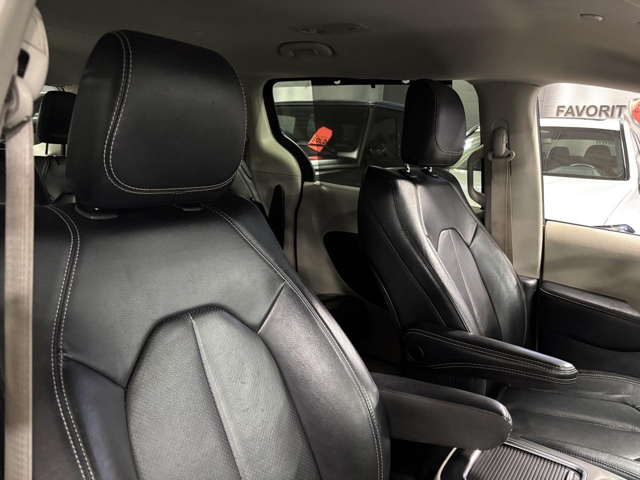 2022 Chrysler Pacifica Touring L AWD|7PASS|LEATHER|POWERDOORS|BACKUPCAM|+ Photo