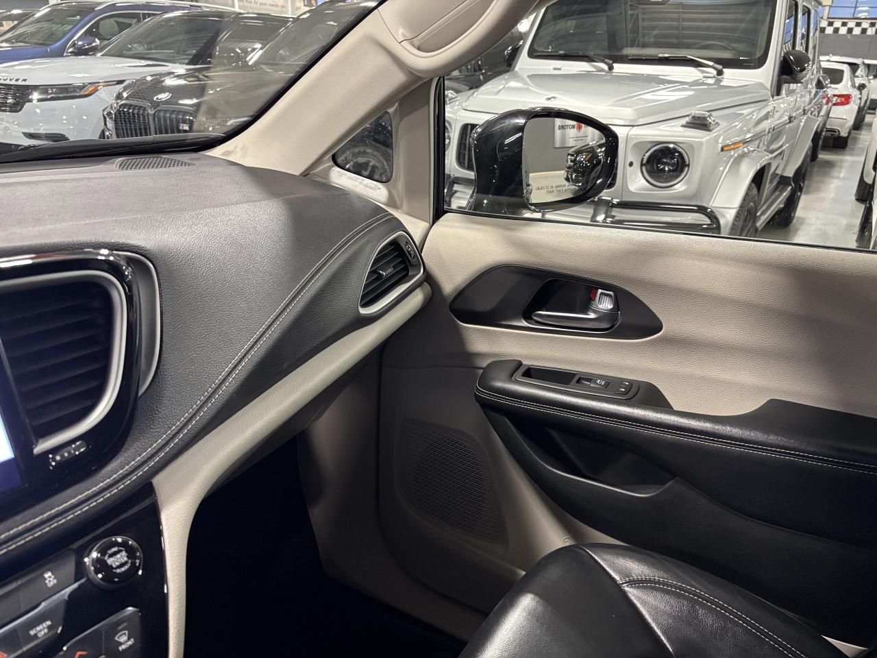 2022 Chrysler Pacifica Touring L AWD|7PASS|LEATHER|POWERDOORS|BACKUPCAM|+ Photo