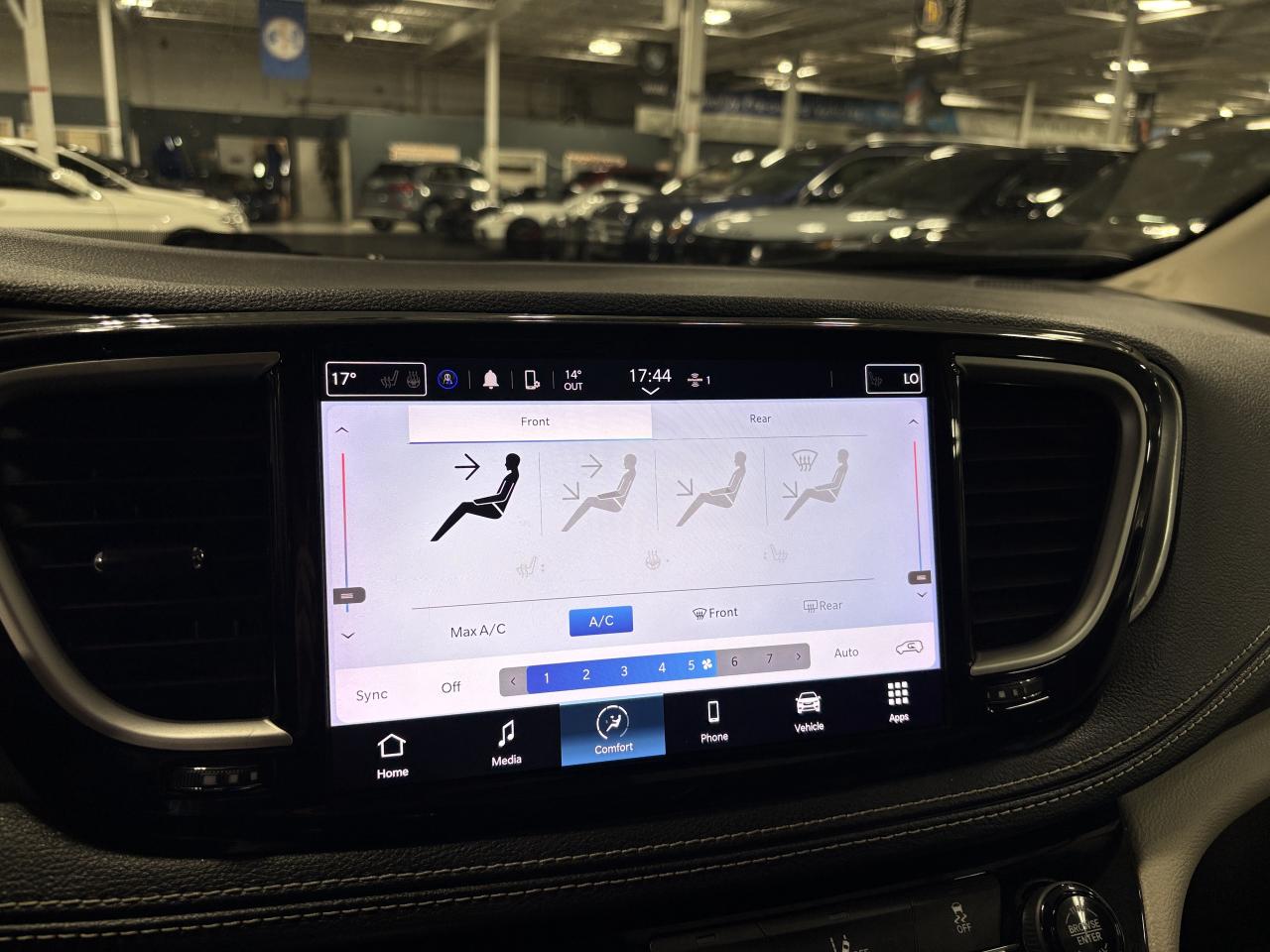 2022 Chrysler Pacifica Touring L AWD|7PASS|LEATHER|POWERDOORS|BACKUPCAM|+ Photo