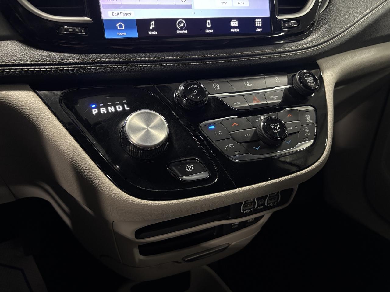 2022 Chrysler Pacifica Touring L AWD|7PASS|LEATHER|POWERDOORS|BACKUPCAM|+ Photo