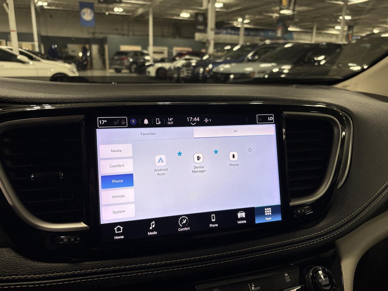2022 Chrysler Pacifica Touring L AWD|7PASS|LEATHER|POWERDOORS|BACKUPCAM|+ Photo