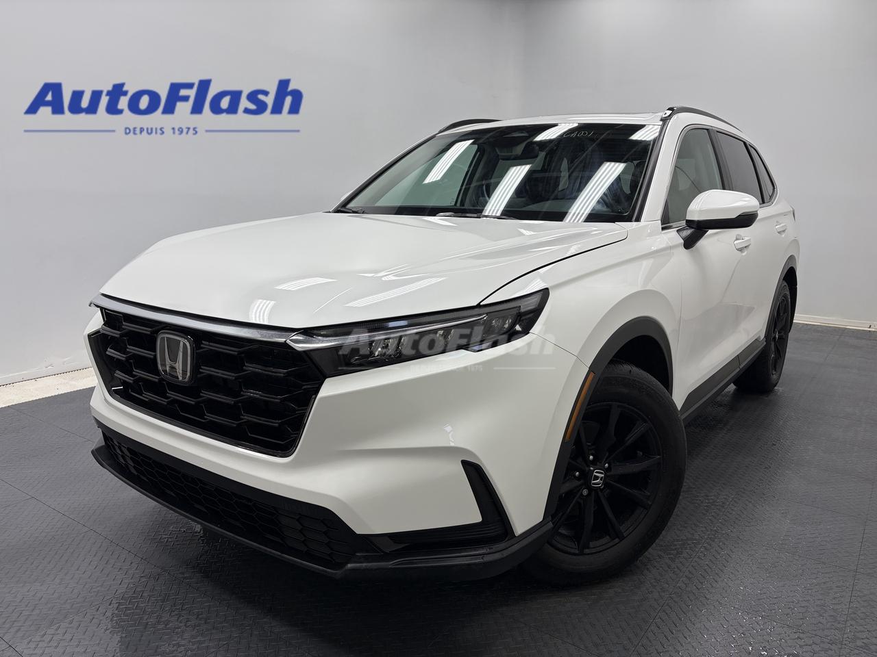 +Avertisseur de d&eacute;rive de la trajectoire / Lane departure warning 
+Apple Carplay 
+Android Auto 
+Attache remorque / Trailer hitch 
+Bluetooth 
+Cam&eacute;ra de recul / Backup camera 
+Commandes de radio au volant / Steering wheel audio controls 
+D&eacute;marrage &agrave; bouton / Push button start 
+Hayon &eacute;lectrique / Electric hatch 
+R&eacute;gulateur de vitesse  / Cruise control 
+R&eacute;gulateur de vitesse adaptatif / Adaptive cruise control 
+Si&egrave;ges chauffants / Heated seats 
+Surveillance des angles morts / Blind spot monitoring 
+Toit ouvrant / Sunroof 
+Volant chauffant / Heated Steering wheel
+Un seul propri&eacute;taire / One owner
+Aucun Accident /  No accidents
+V&eacute;rifi&eacute; par Carfax / Carfax verified
+Kilom&eacute;trage certifi&eacute; / Certified kilometers
+Historique dentretien / Maintenance history
+Protection m&eacute;canique disponible / Mechanical protection available



Visitez notre page Google pour voir tous les commentaires positifs que nos clients nous laissent.
 
Financement rapide et facile, 1ere, 2e et 3e chances au cr&eacute;dit, approbation en 30 minutes, taux dacceptation tr&egrave;s &eacute;lev&eacute;. 

Essayez notre demande de cr&eacute;dit s&eacute;curis&eacute; en ligne, sans obligation! 

Nous sommes les sp&eacute;cialistes des autos, fourgonnettes, VUS, 4x4, et les camions l&eacute;gers jusqu&agrave; une tonne. 

*Seulement le nettoyage de base du v&eacute;hicule, fait par un sous-traitant, est inclus. Pour un perfectionnement de lesth&eacute;tique int&eacute;rieur/ext&eacute;rieur, dont une d&eacute;contamination de la peinture, des retouches de peinture, faites par nos experts en esth&eacute;tique, une somme de 249$ sera ajout&eacute;e &agrave; votre facture. Aussi disponible, loption dimmatriculer la voiture sur place, qui vous permet d&eacute;pargner du temps et le co&ucirc;t de 25$ du transit temporaire.

*AutoFlash se r&eacute;serve le droit de refuser un paiement en comptant. 

*************

Since 1975 AutoFlash has offered the best price-quality and excellent service. 

Visit our Google page to read all the nice things our clients have to say about us.

We have financing for all credit situations. 1st 2nd 3rd chance credit with an excellent approval rate!

Try our secured online credit application any time, with no obligation! 

We specialize in all brands, makes and models. Whether you need a car, truck, SUV or minivan, we can help you.

And if we dont have it, well find it for you!

*Only the basic cleaning of the vehicle, done by a subcontractor, is included in the advertised price. For a complete interior/exterior detailing, done by our esthetic specialists, which includes a complete paint decontamination and paint touch-ups if needed, an amount of 249$ will be added to your invoice. Also available, in-house licensing, which allows you to save the $25 for a temporary Transit.

*AutoFlash reserves the right to refuse a cash payment.