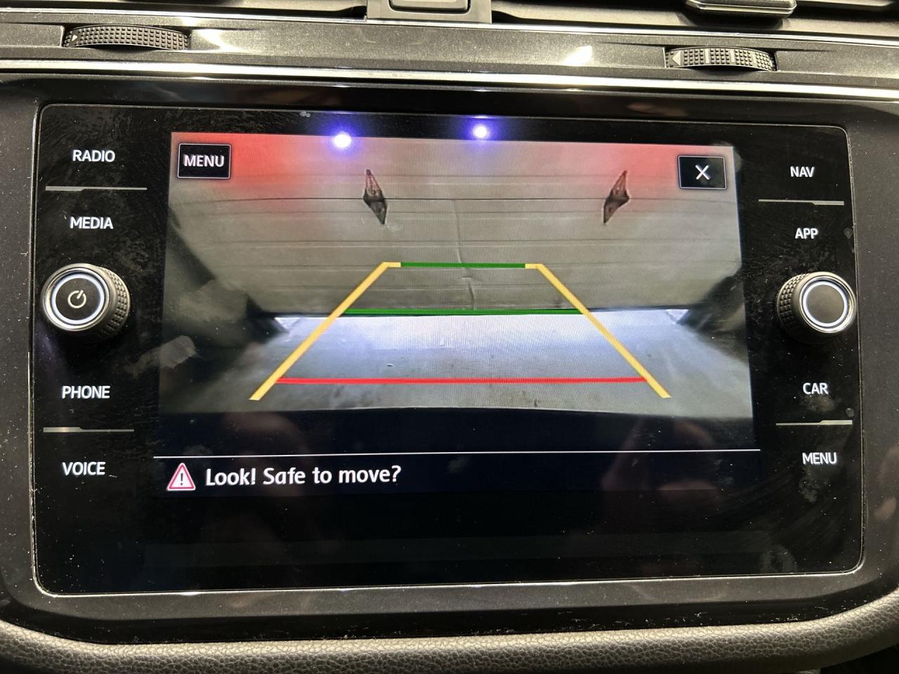 2019 Volkswagen Tiguan HIGHLINE AWD | LOW KMS! | HTD LEATHER | PANO ROOF Photo3