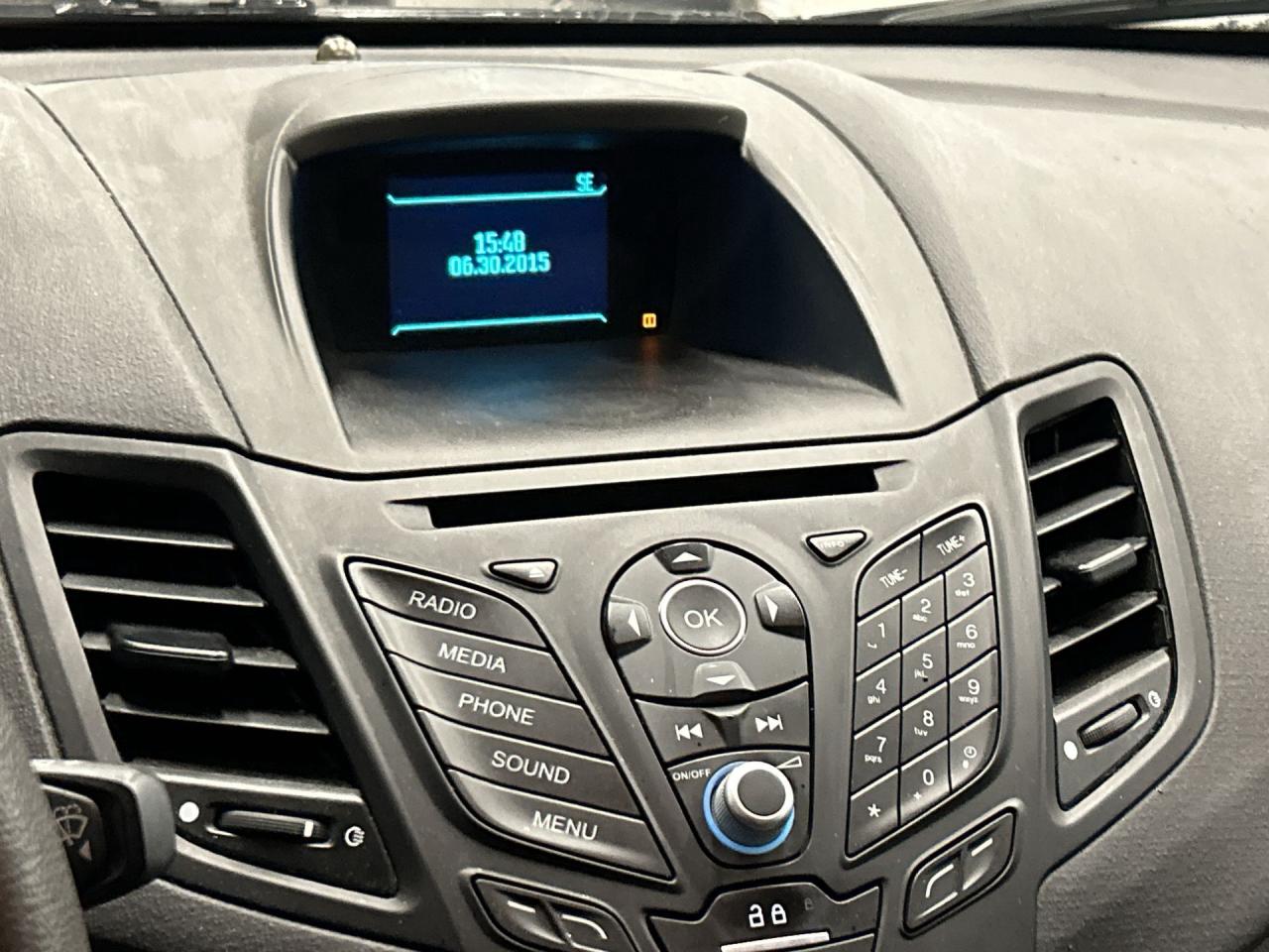 2015 Ford Fiesta 5-SPEED MANUAL | HATCH | BLUETOOTH | CD PLAYER Photo