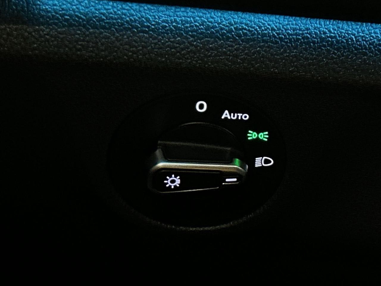 2022 Volkswagen Jetta GLI 228HP | LOW KMS! | HTD LEATHER | SUNROOF Photo