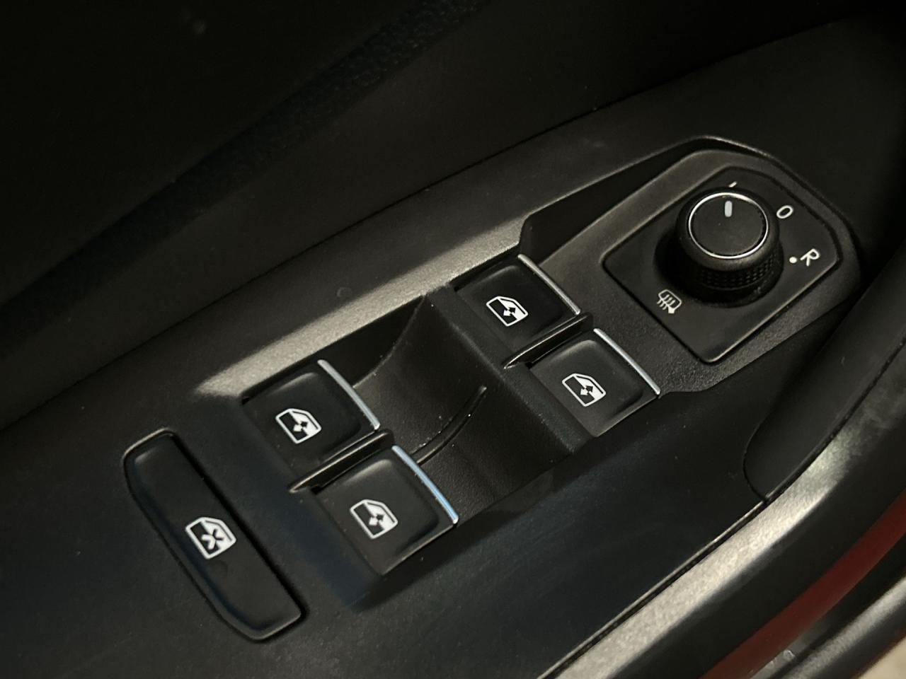 2022 Volkswagen Jetta GLI 228HP | LOW KMS! | HTD LEATHER | SUNROOF Photo